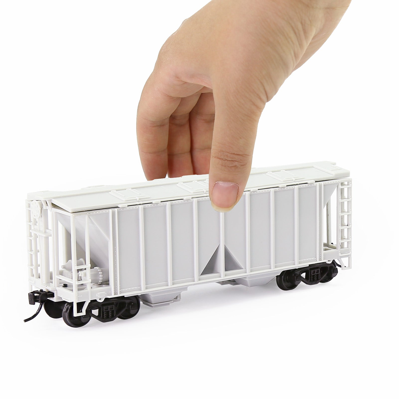 C8760JJ 1pc HO Scale 1:87 Blank Unassembled White 2-Bay Covered Hopper Car